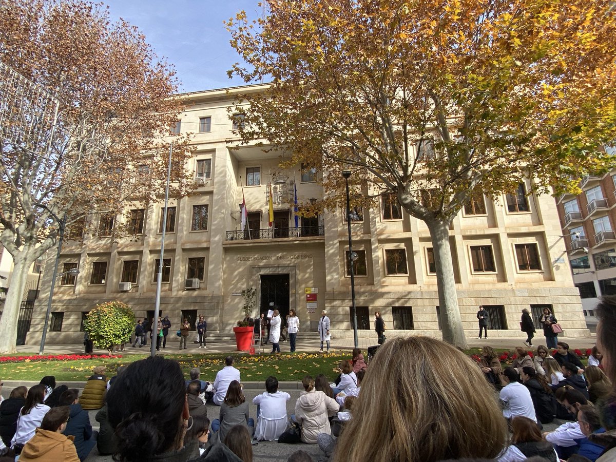 RosaSChumillas's tweet photo. #HuelgaMédica #Albacete
Los hacemos por los que somos y por los que vendrán ….
#Apoyanos https://t.co/vAULX9wi2S