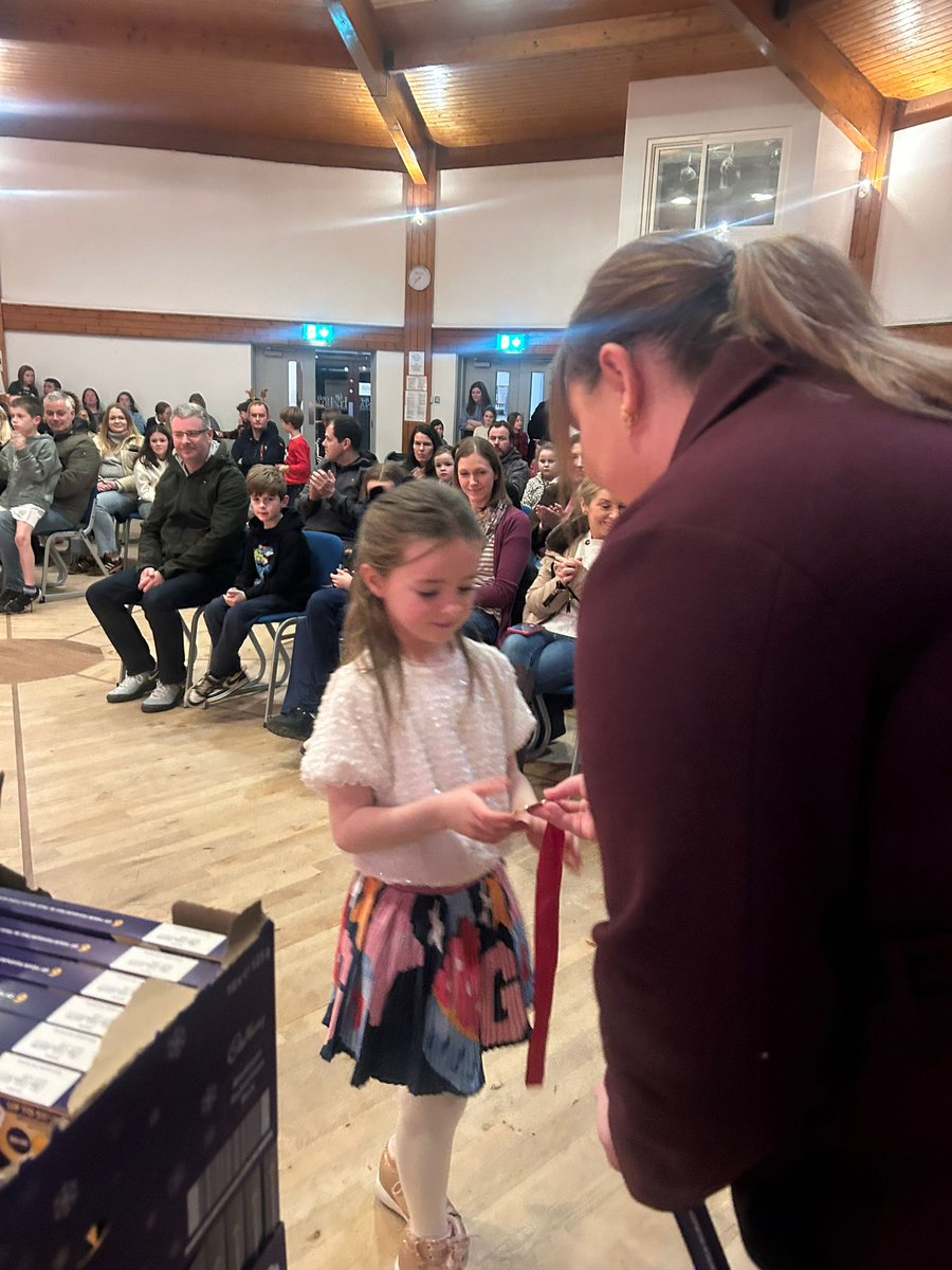 Íomhá:Barack Obama with relatives of Emilie Parker.jpg - Vicipéid, image size:900x1200