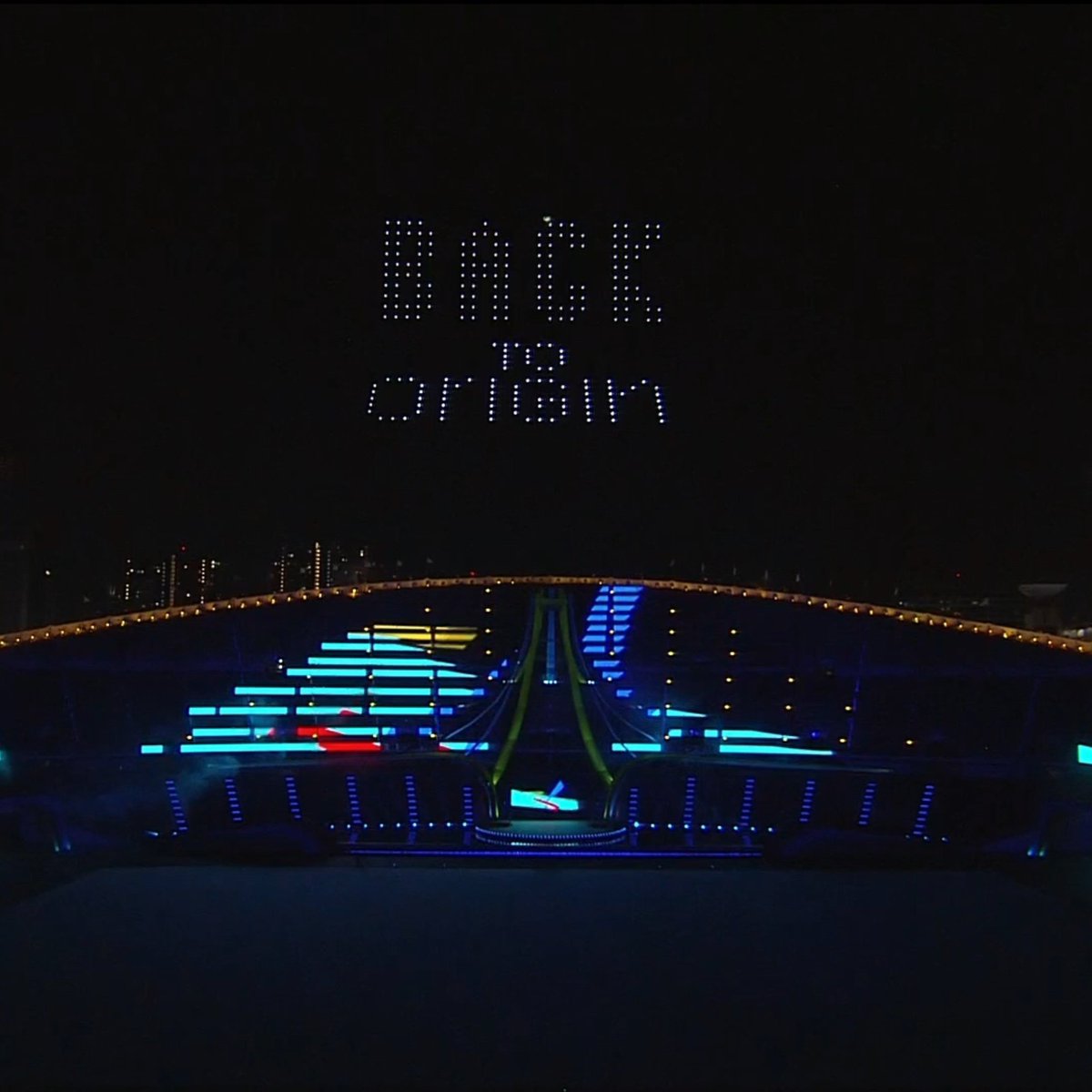 craigansibin's tweet photo. #SEAGames2025 Opening Ceremony

Drones show! https://t.co/e3TECNCaw5