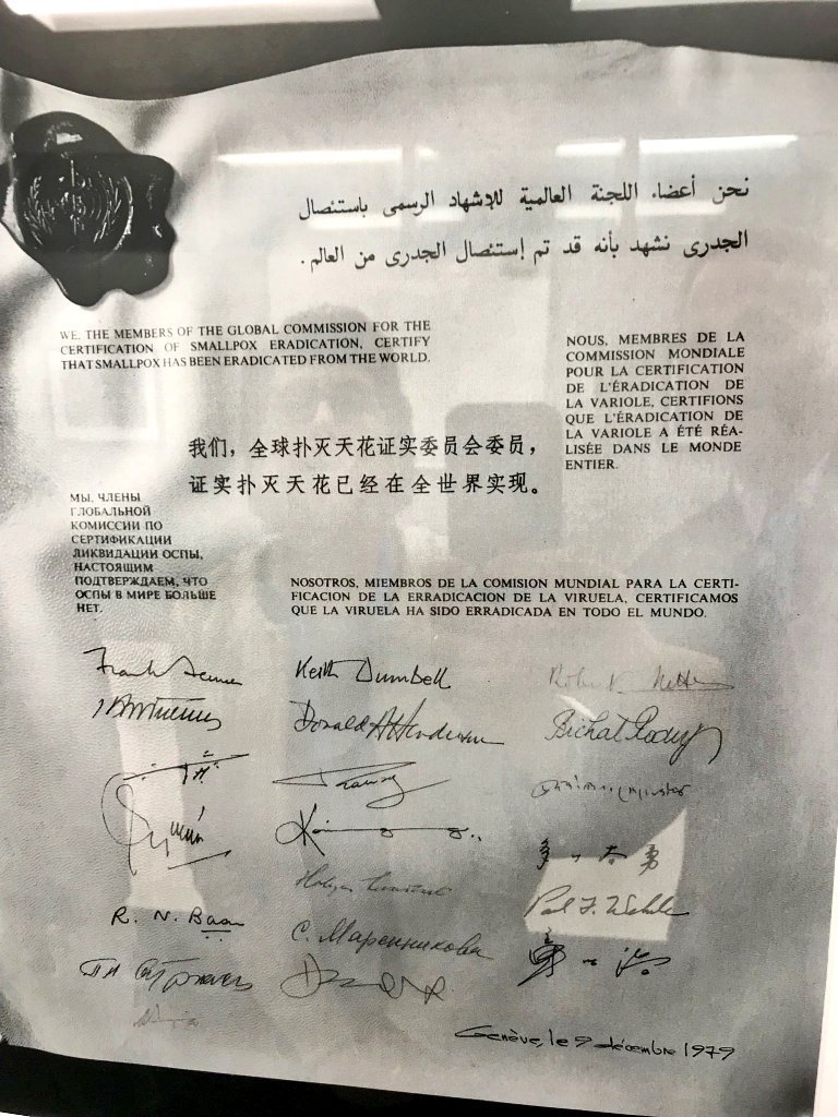 Asiablog_it's tweet image. #9DICEMBRE 1979 🌐⚕️

La @WHO annuncia la scomparsa del vaiolo: l'ultimo caso era stato registrato due anni prima in Somalia.

Questa vittoria epocale per l'umanità è stata ottenuta grazie alla vaccinazione di massa intrapresa da molti Paesi negli anni Settanta.