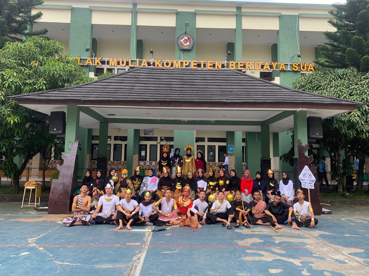 helloechn_'s tweet image. Drama Sunda, selesai😴😴