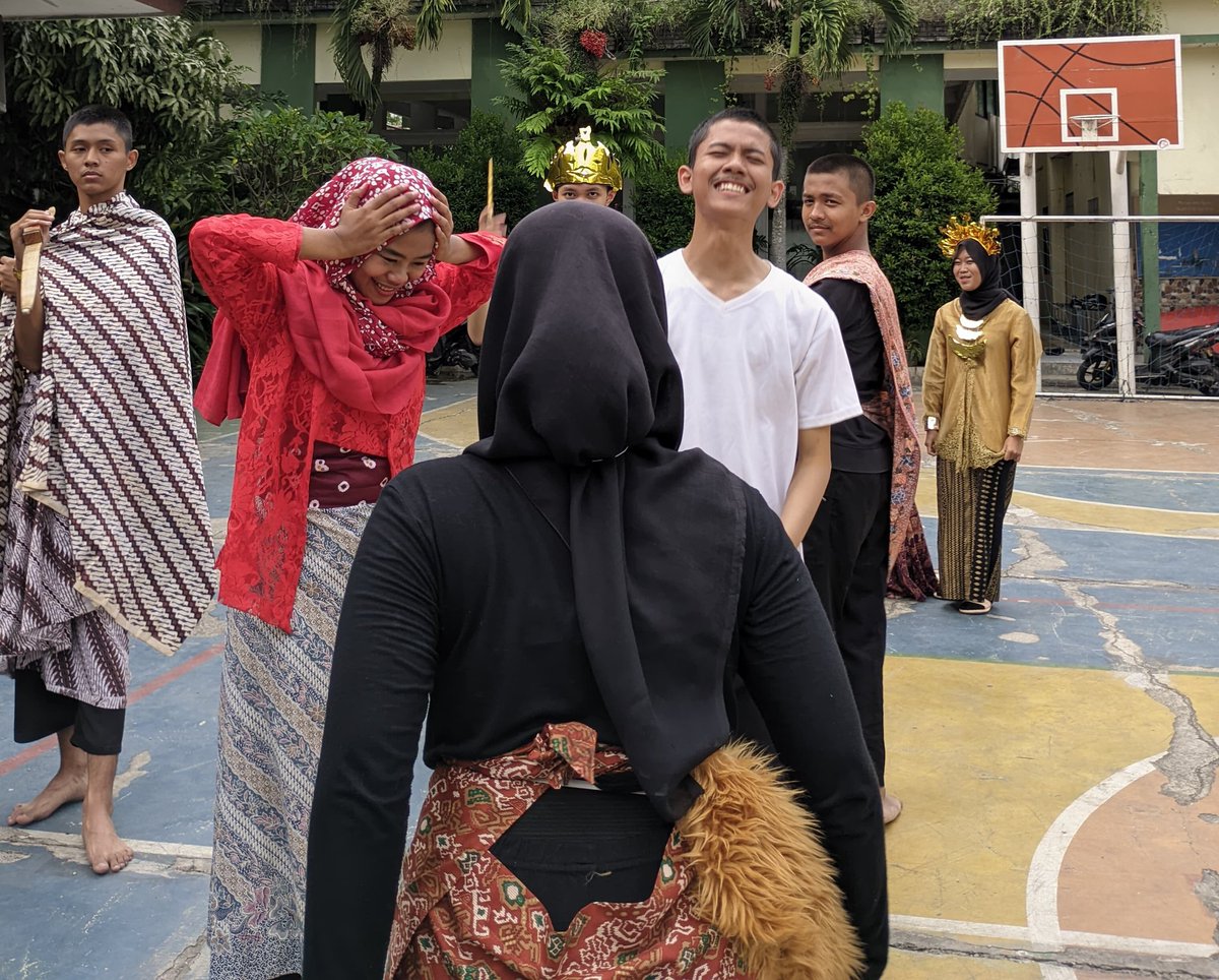 helloechn_'s tweet image. Drama Sunda, selesai😴😴