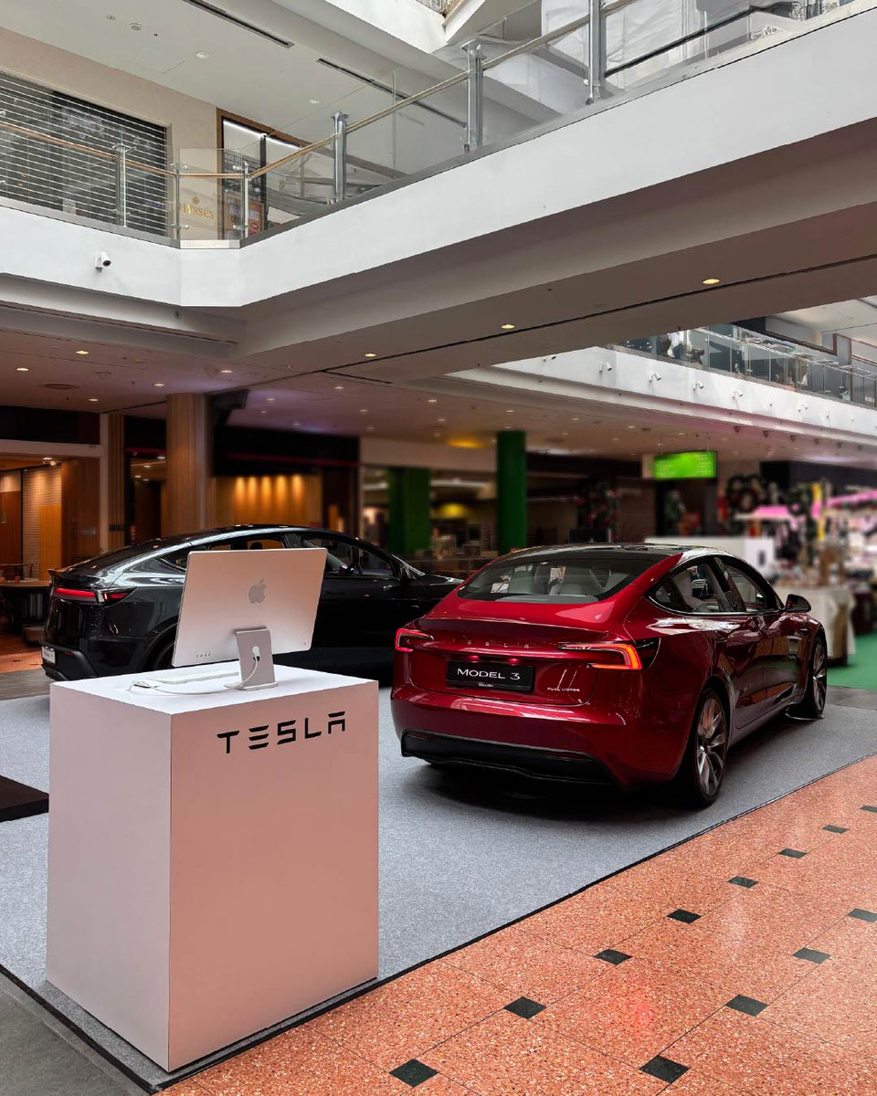 Tesla Singapore tweet media