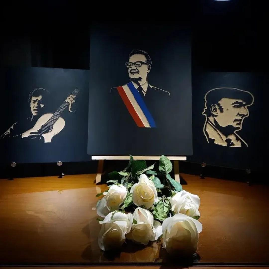 Tú le llamas Pasado /Yo, Memoria
Tú le llamas Resentimiento /Yo, Consciencia
Tú le llamas Venganza / Yo, Justicia
Tú le llamas Errores / Yo, Horrores
Tú le llamas General / Yo, Dictador y Asesino 
Tú das vuelta la página / Yo, ni perdón ni olvido

🔴PROHIBIDO OLVIDAR