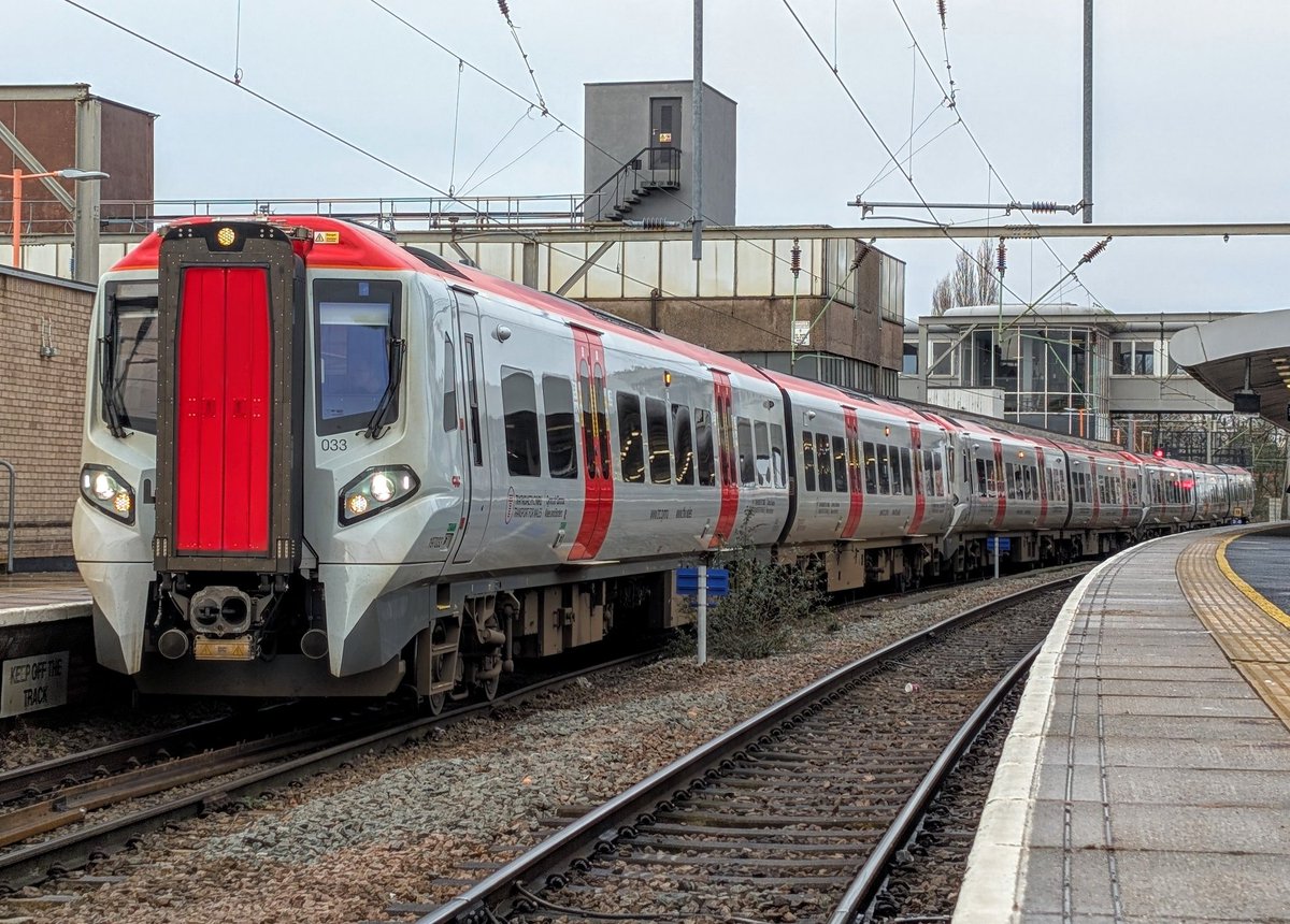 DownOnTheStour's tweet image. Year in Review 2025: January✨

Kicked off the year with MEGA traction on a 350/2, saw 197s on test to Birmingham, completed the Bentham Line, and caught the Rail 200 Pendo for the 1st time.📸

#yearinreview #class197 #class350 #benthamline #rail200