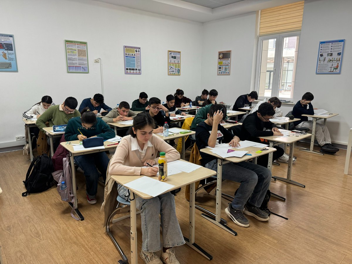 Beynəlxalq Jautıkov Olimpiadasında ölkəmizi təmsil edəcək şagirdlərin müəyyən edilməsi məqsədilə seçmə imtahanı keçirilib.

Ətraflı: shorturl.at/tapCe

#ARTİ #EduAz #ElmVəTəhsilNazirliyi #BeynəlxalqJautıkovOlimpiadası #Seçməİmtahan