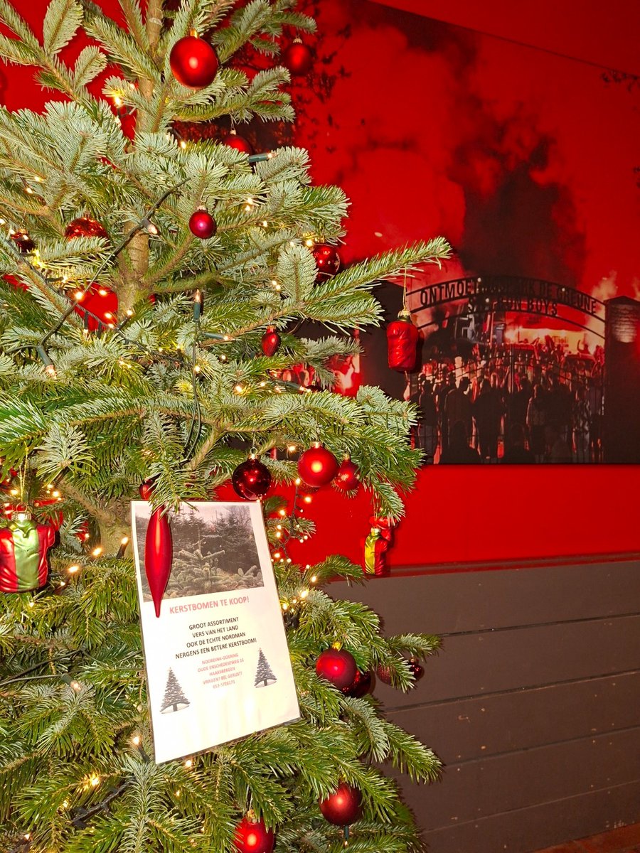 Ook de kantine van SV Bon Boys wordt in kerstsferen gebracht.

Lees verder: bonboys.nl/kerstsfeer-bij…