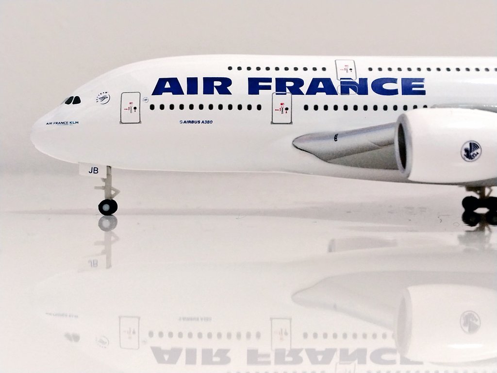 エールフランス A380。 流石エアバスのお膝元のフラッグキャリア、巨大