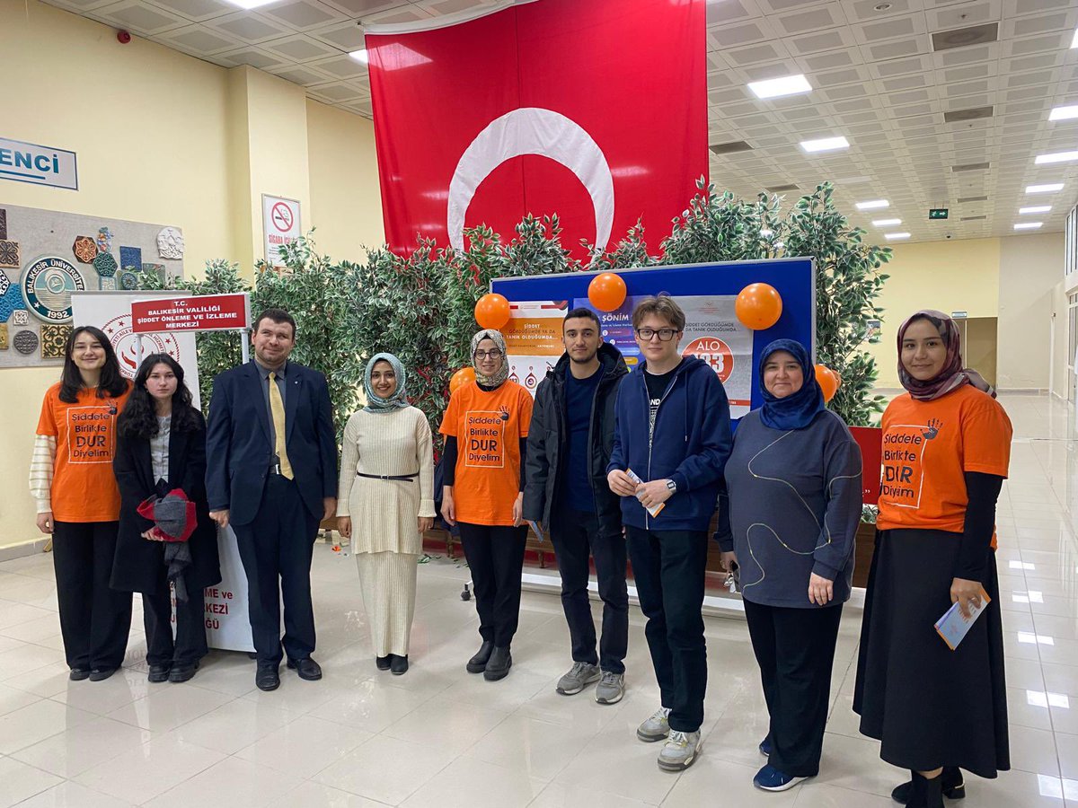 balikesiraile's tweet photo. 2025 #AileYılı kapsamında; Şiddet Önleme ve İzleme Merkezi Müdürlüğümüz tarafından Balıkesir Üniversitesi Çağış Kampüsü’nde öğrencilere yönelik bilgilendirme standı açıldı. https://t.co/1KsUvMEf5Q