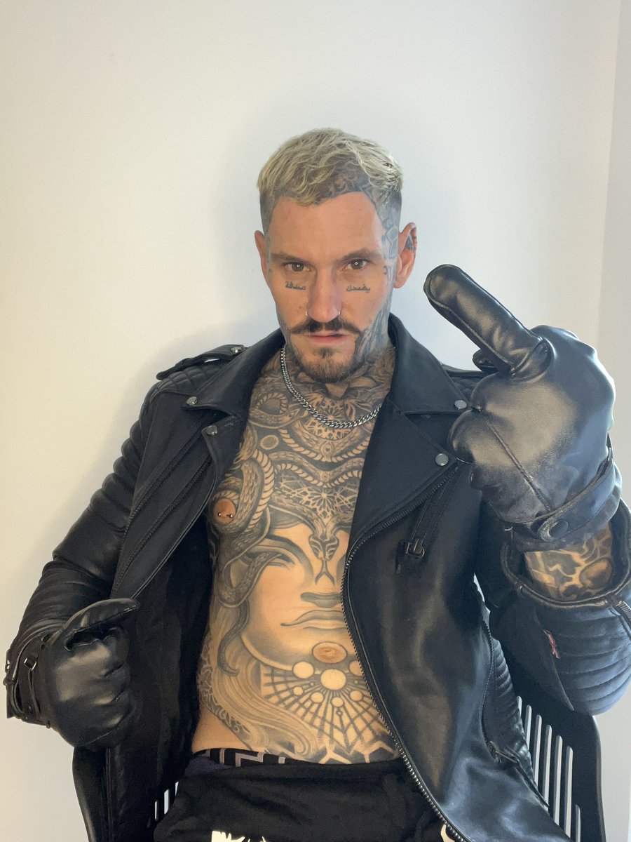 Who’s up for a pounding? 

throne.com/lucasexclusive…