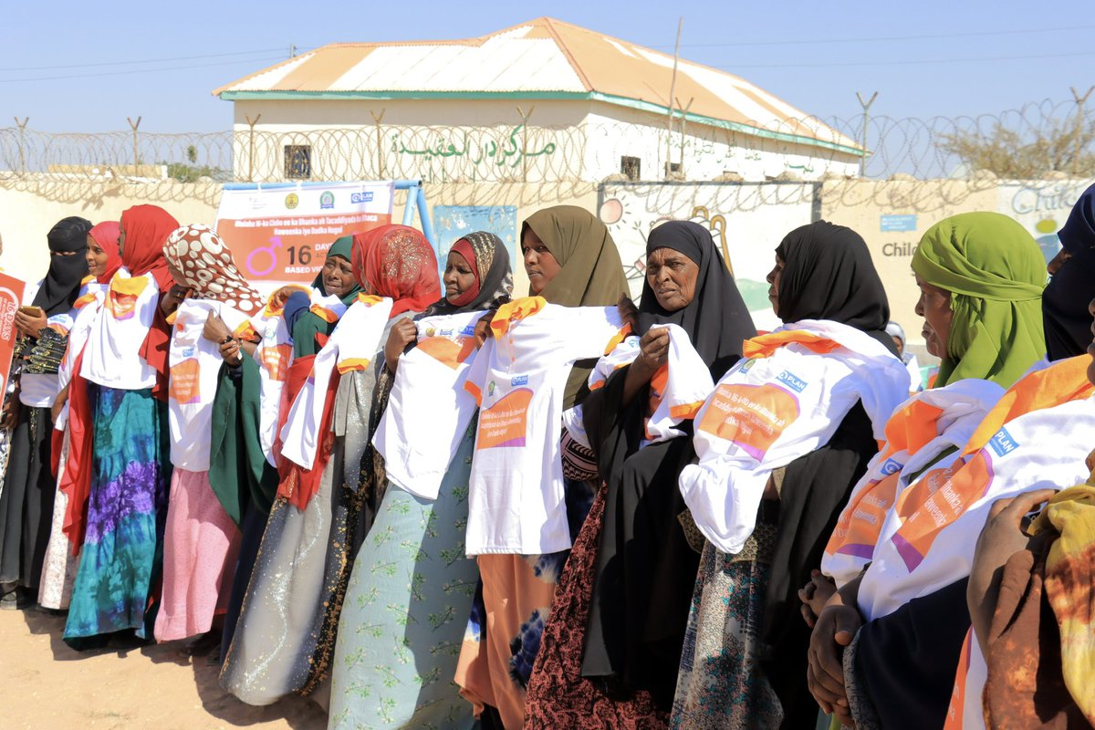 PlanInt_Som's tweet photo. With @NAFIS_NETWORK through the SDC Project we held a #16DaysOfActivism event in the Naso-Hablood IDP,engaging participants to address protection risks facing girls and women.The campaign strengthened community-led efforts and promoted safety to prevent all forms of violence. https://t.co/2J1SVIQRu5
