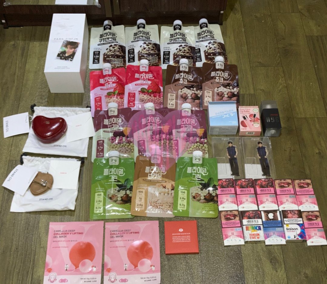 88OUTLET's tweet image. ᡣ𐭩ྀིྀི₊ ⊹ OPEN JASTIP KOREA - INDONESIA ♡

𖥻 Handcarry ETA 24 December 🇰🇷
𖥻 snack, k-merch, dyson, olive young, daiso, puma, adidas, standoil, tas, baju, sepatu rokok marlboro pink, esse dll
𖥻 will be visiting offline store 
𖥻 please mention after dm