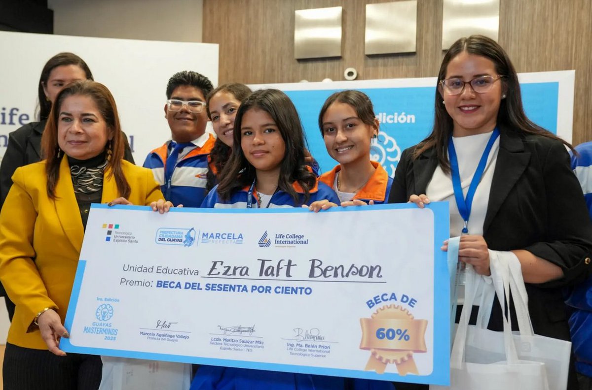 Deportes_Guayas's tweet photo. La Primera edición de Guayas MasterMinds 2025 llegó a su final el 28/11/2025.

Sesenta instituciones participaron en esta edición que premió la excelencia académica con becas universitarias completas y parciales.
#GuayasMasterMinds #LasObrasHablanPorNosotros https://t.co/PXvwiv6N7e