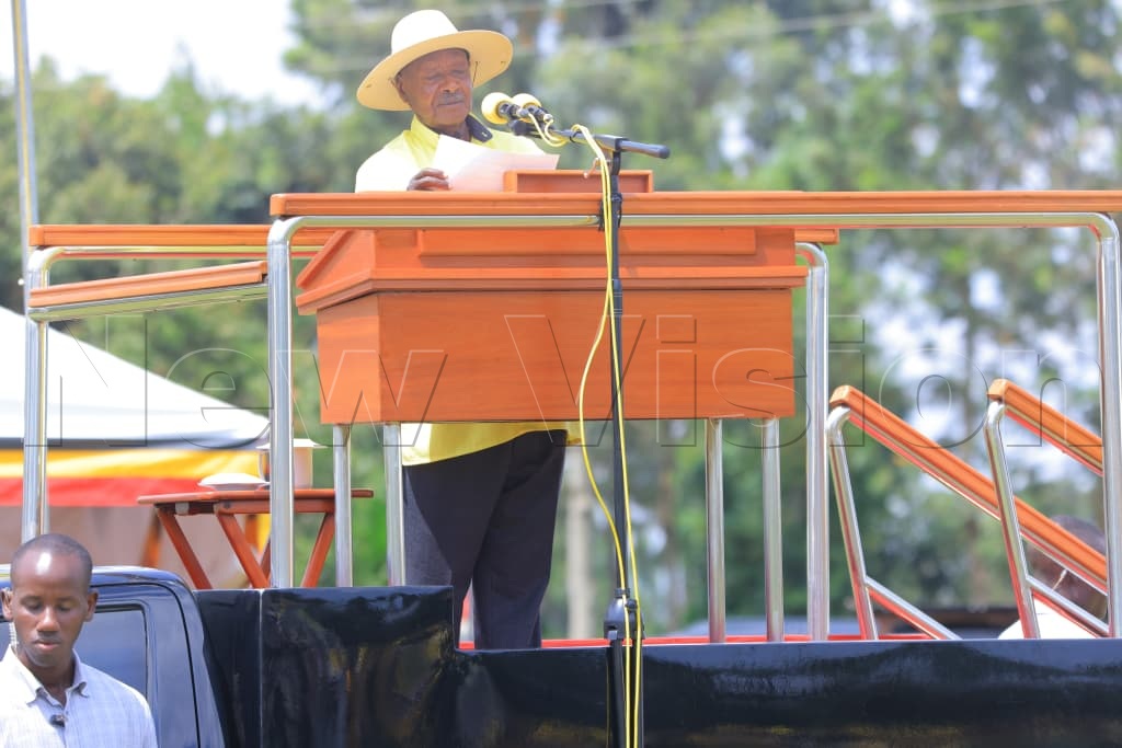 NRM Rally in Kyenjojo 

President Museveni: “After the elections, we will discuss the completion of Katoosa Catholic Church. The entire Tooro Kingdom can attest to the fact that for the past 40 years, NRM has maintained peace in this country. As long as you continue supporting
