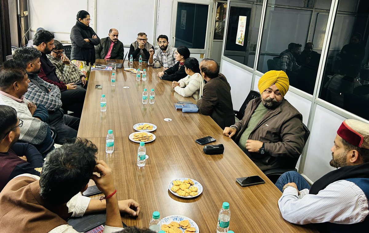 Amirchoudhary__'s tweet photo. Participated in “Sanvaad/Chai Pe Charcha,” organised by Amar Ujala newspaper in Jammu, on the topic of reservation, along with distinguished voices from various sections of society. @AmarUjalaNews #Reservation #JammuKashmir https://t.co/Zjiujwd28i