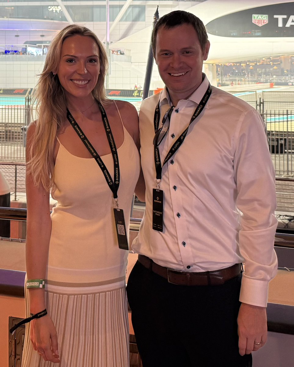 intocryptoverse's tweet image. Happy to have been able to finally meet @jessicasmw after meeting her in the cryptoverse many years ago