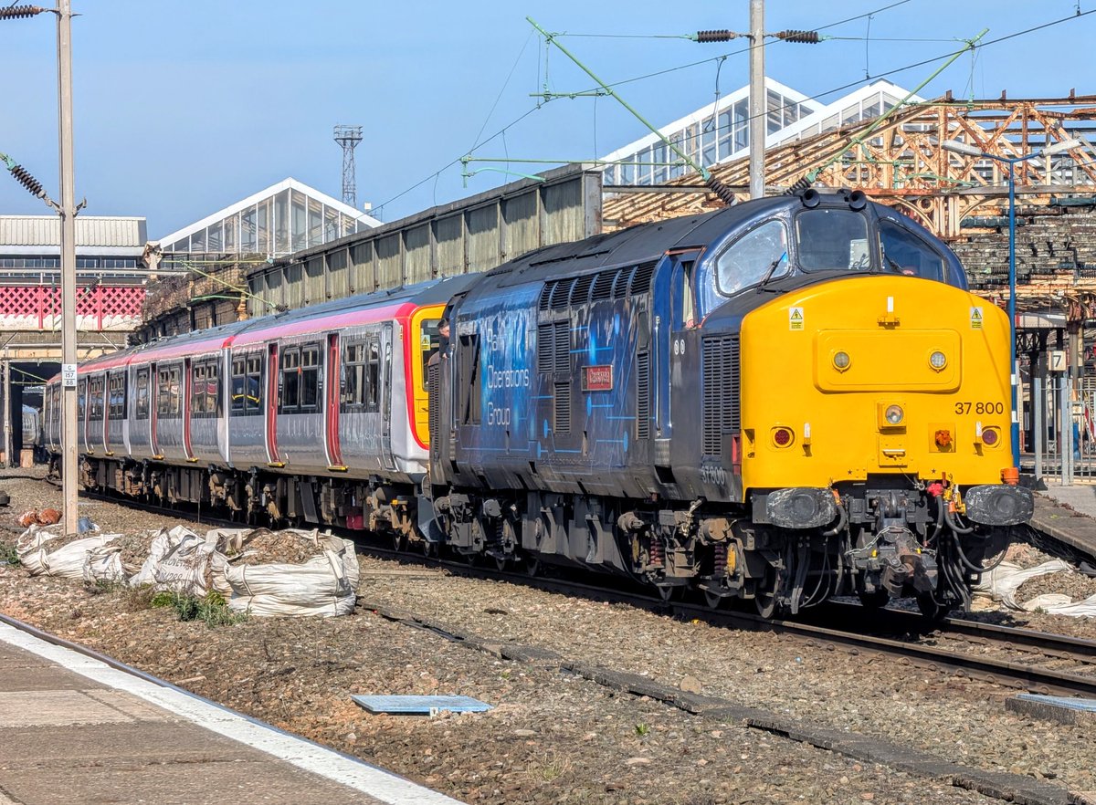 DownOnTheStour's tweet image. Year in Review 2025: March✨

March saw me have a excellent trip to Chirk Aquaduct, 769s on the move as well as LSL HST mark 3s &amp;amp; finally 69014 in its new livery 📸

#yearinreview #class197 #class769 #choppers #class20 #class69 #class37 #thrash