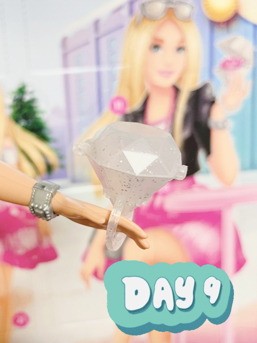 DAY 9 バービー(Barbie) アドベントカレンダー バービー人形1体付き