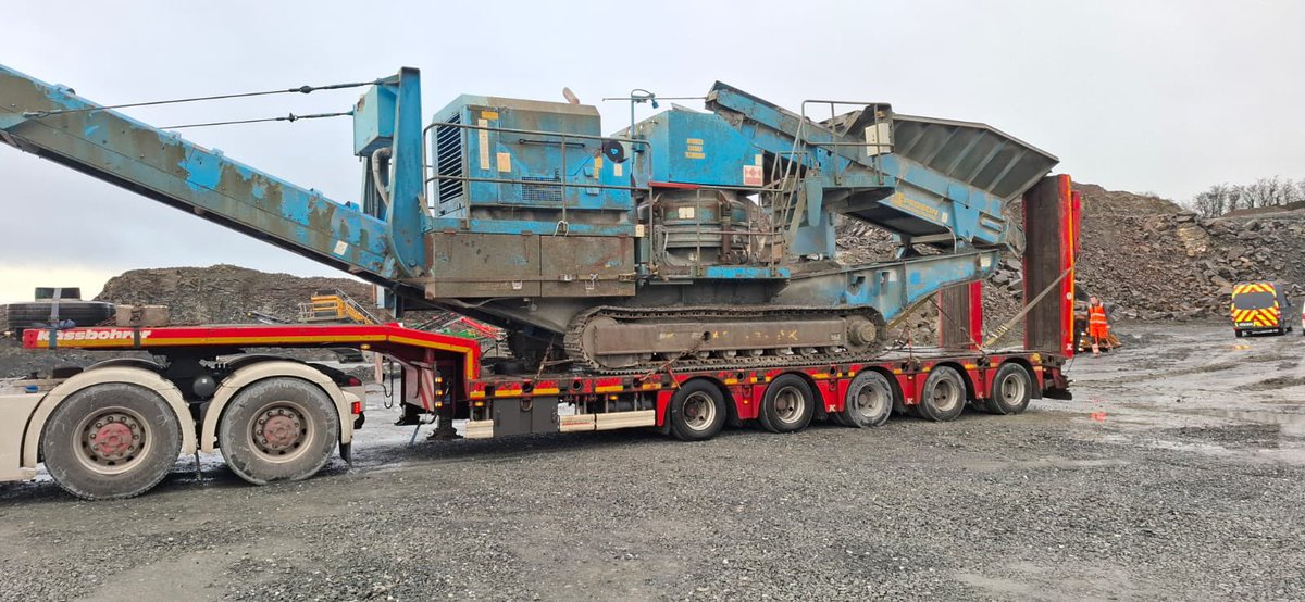 BallytrainPlant's tweet image. Pegson 1000 Maxtrak Cone Crusher on its way to Donegal! 🔰 Ready to crush some rock 💪🏻 
#donegalbound #conecrusher #pegson #crushingit  #heavymachinery