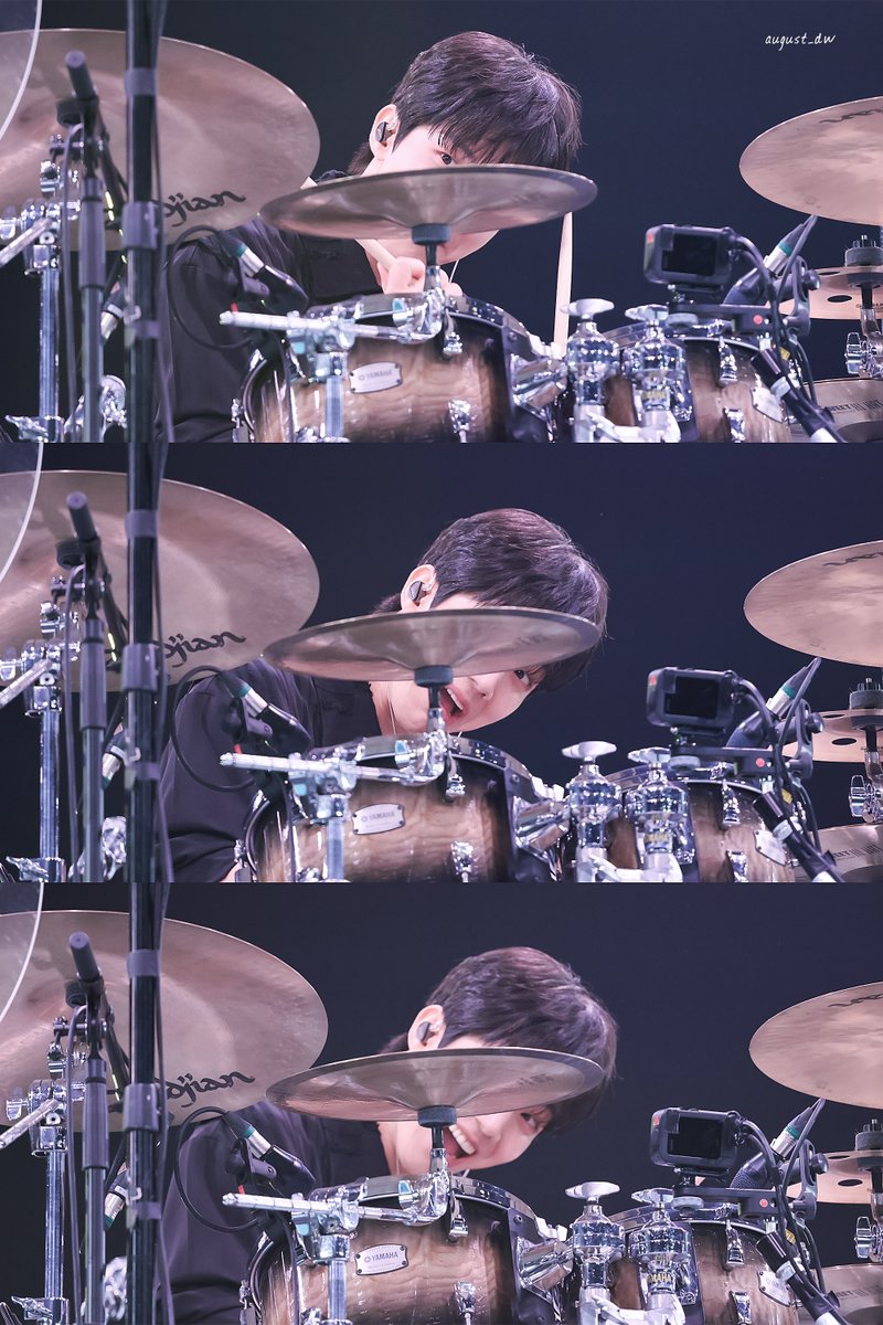 250511 #도운 B컷
드러머 베이시스트와 아이컨택중..☺️