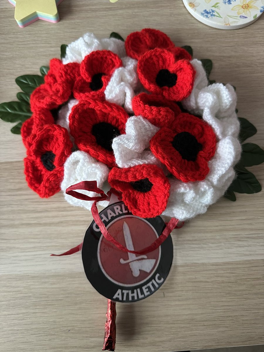My little tribute I’ve made for Norm. Will be laying this tonight to pay our respects.  Red and white Army, red and white poppies in remembrance.  Always to be found at Valley Floyd Road 💔💔 #headphonesnorm #cafcfamily <a href="/CAFCofficial/">Charlton Athletic FC</a> <a href="/CAStrust/">Charlton Athletic Supporters Trust</a>