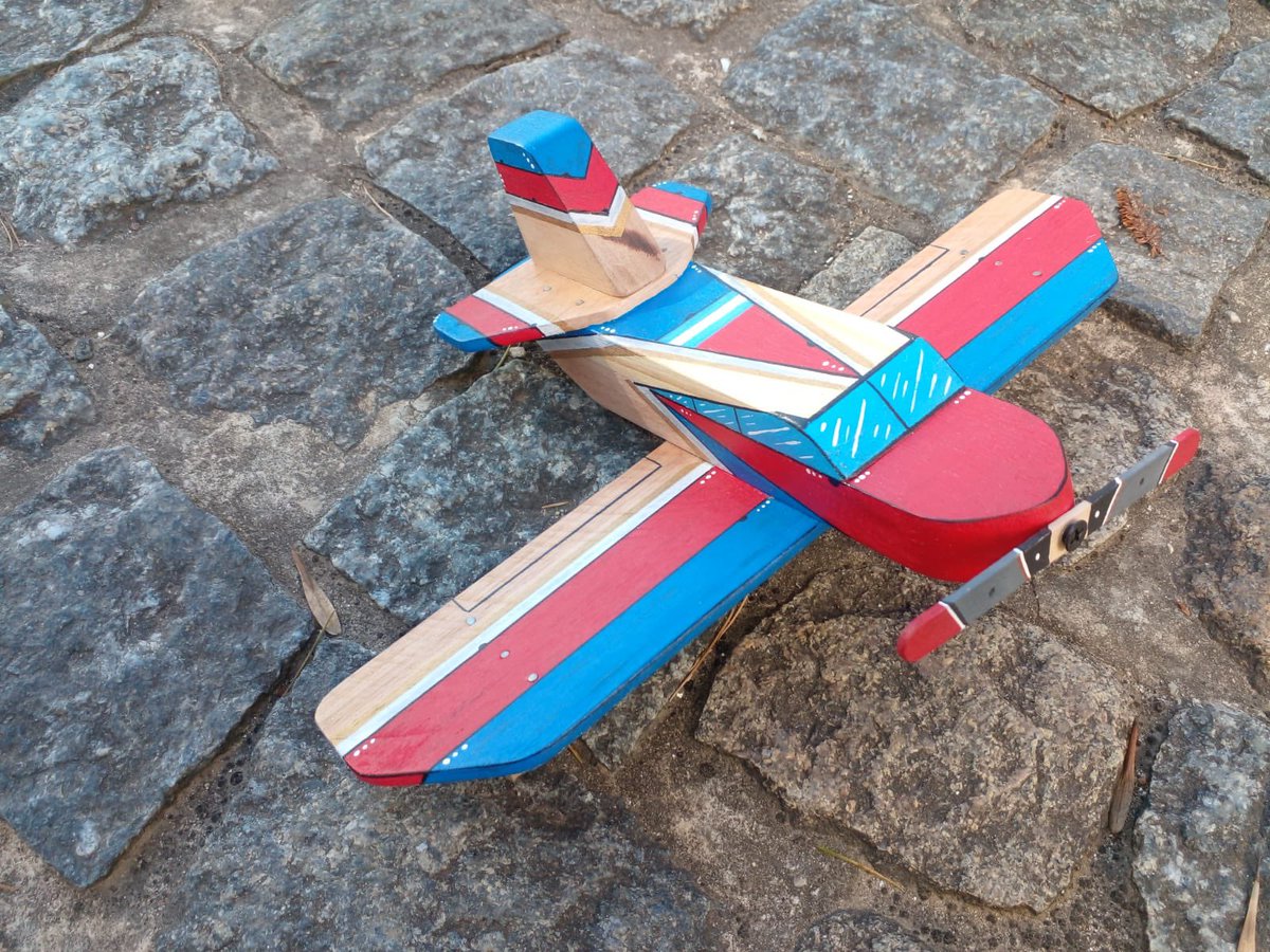 Se vienen los regalos de Navidad! Aprovecho para contarles que Joaquin hace estos increíbles juguetes de madera, uno más lindo que el otro y con eso se banca la universidad.  

Su tel wa.me/c/5491130953995

Dejo el link en el próximo post así X nos permite que este se viralice