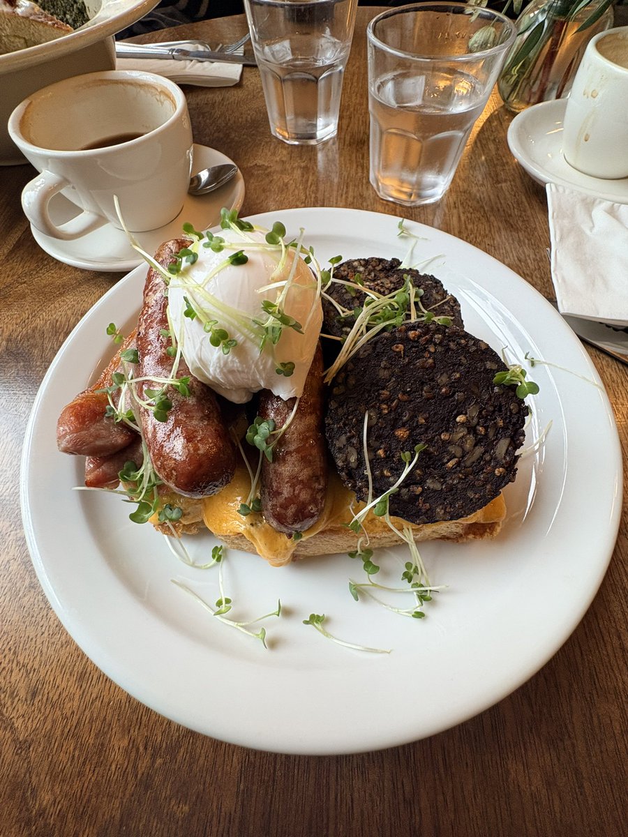 As going to be out of pocket 💴 Christmas shopping, best place to start is in The Pocket 😋 <a href="/thepocketcoffee/">thepocket</a>