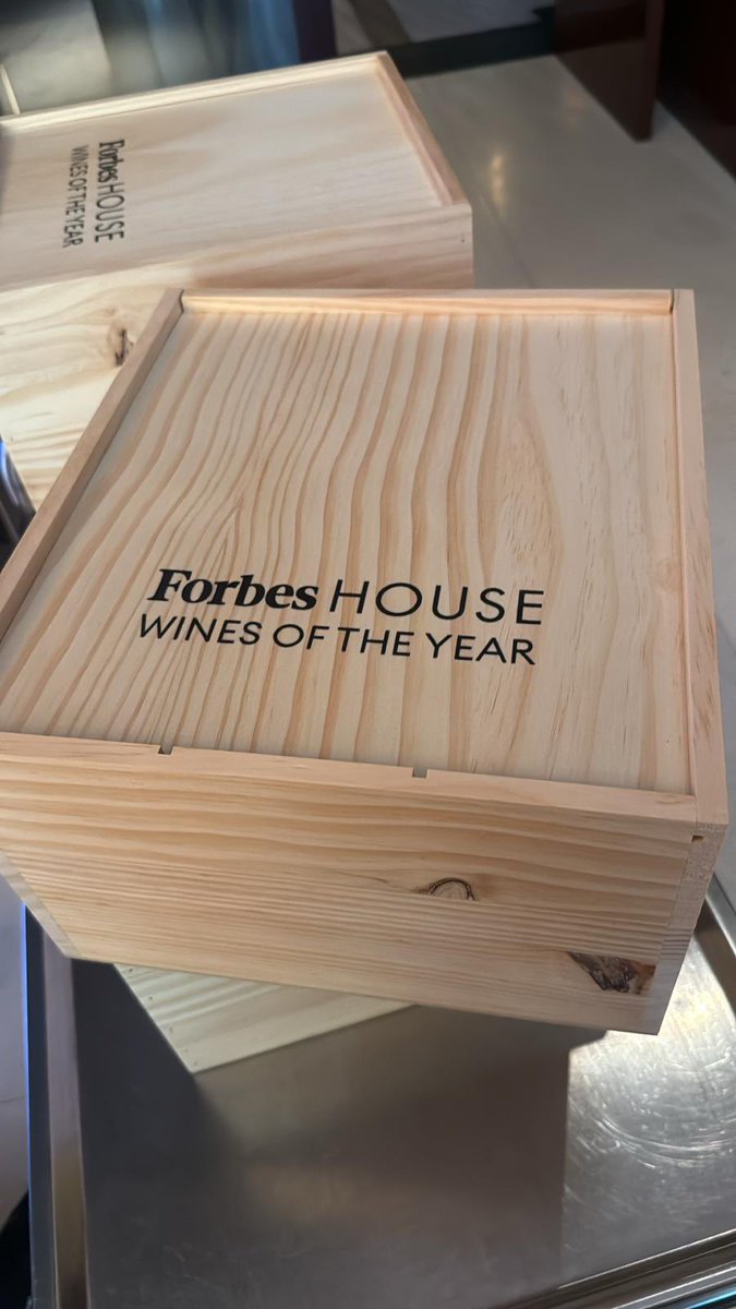 ¡Qué ganas tengo de abrirla!

Los mejores vinos del año elegidos por nuestro sumiller Ángelo Altobelli y su equipo.

Solo para socios de <a href="/forbeshouse_mad/">forbeshousemadrid</a> 

<a href="/Forbes_es/">Forbes_es</a> y <a href="/TapasMagazine/">tapasmagazine</a> recomiendan

¿Ya eres socio?