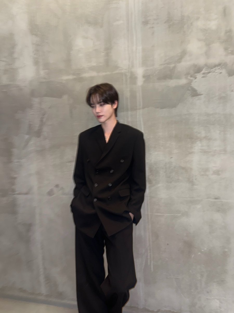 수트의 축복이 끝이없네
역시 남자는 수트다
#민희버블