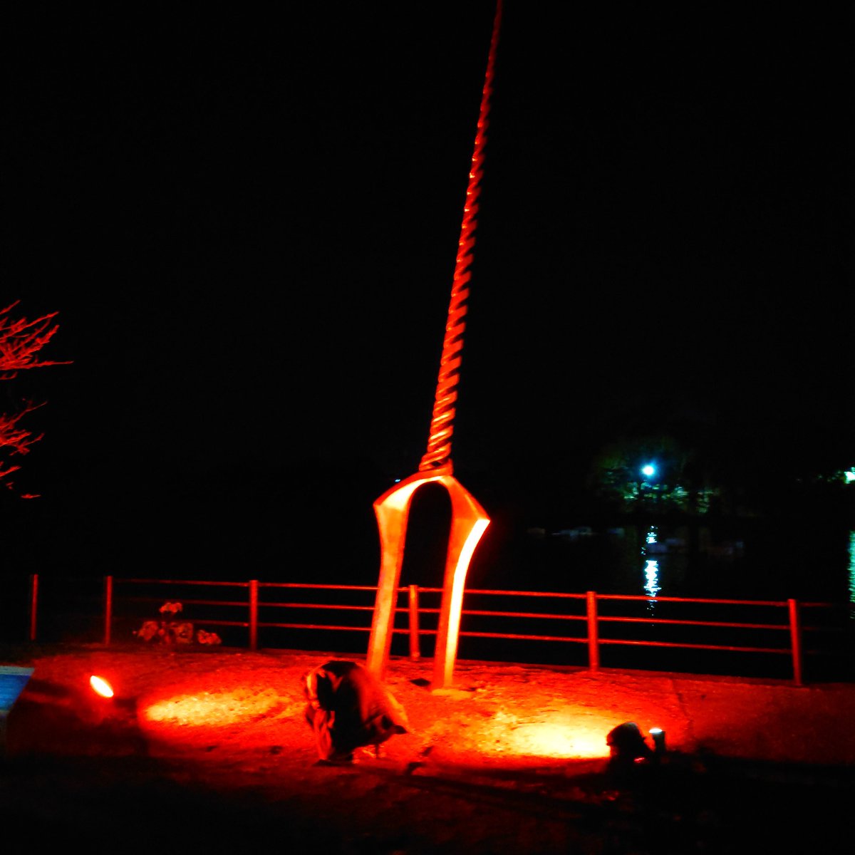 今日は、仕事終わりに出張先の空港でお土産を買って、その後ロンギヌスの槍を見に行ってきました🙋‍♂️