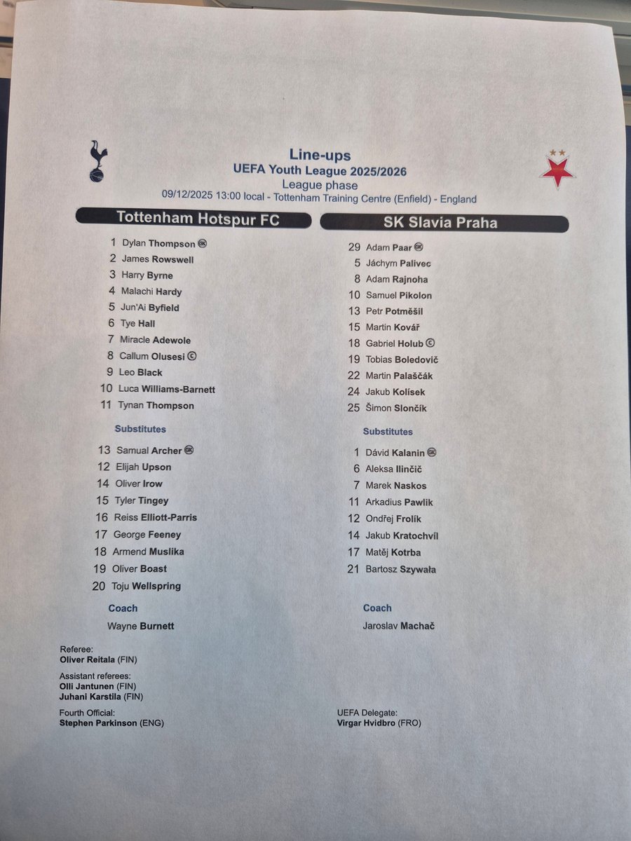 토트넘 유스 경기 및 훈련 장면