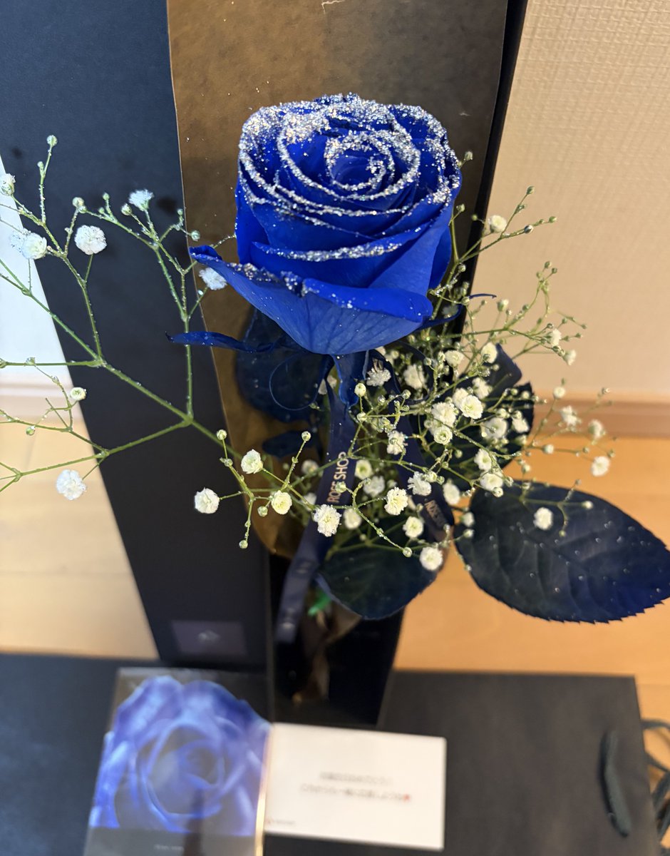 今年もマイBDにゆづ友さんから青いバラの🎁が届きました😭 遠方のため
