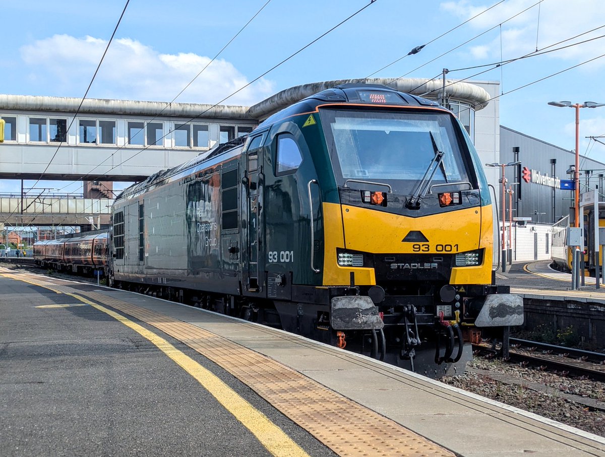 DownOnTheStour's tweet image. Year in Review 2025: June✨

June was the month of the Class 93 with several apperances across Wolves and Crewe plus managed to snap the Inspriation train off to the SVR 📸

#yearinreview #class93 #class66 #class153 #Inspirationtrain #rail200 #railoperationsgroup