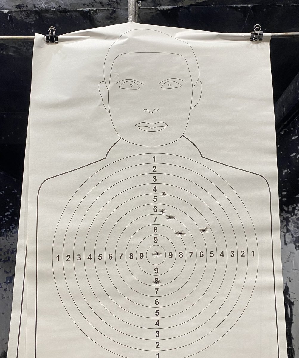 Keskin nişancı oğlanın ıskalamayan manitası