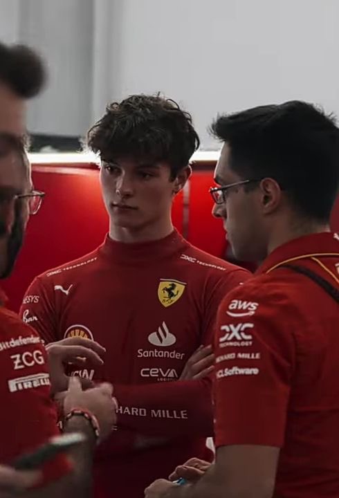 aka1me2r's tweet image. 베어만,..
평생을 짝사랑하고 싶게 만드는 미소년이심
연애하고 싶다 X 짝사랑 하고 싶다 O