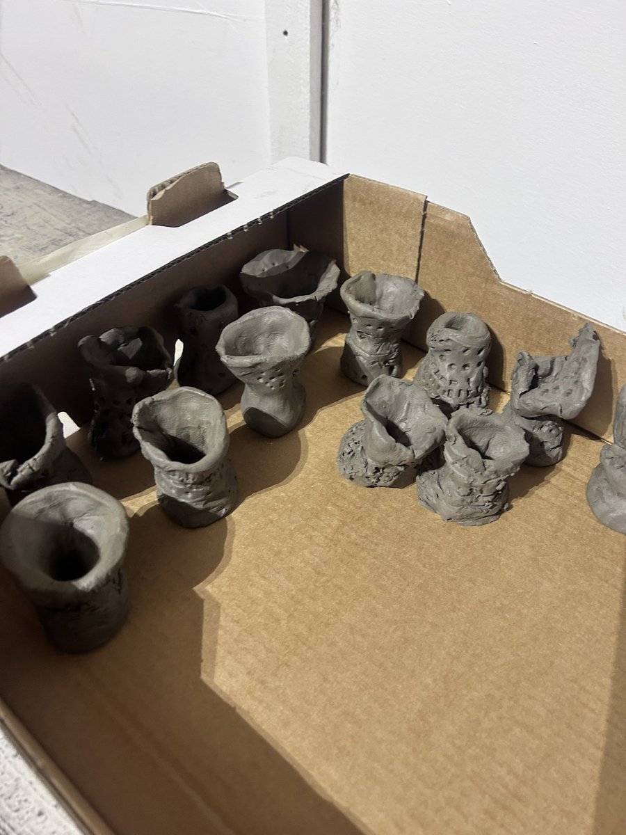 carltonj_i's tweet image. The children made beaker pots using clay. 🏺They rolled the clay and then used their hands and simple tools to form and decorate their pots.#ClayCreations#PotteryProject #ClayArt #HandsOnLearning