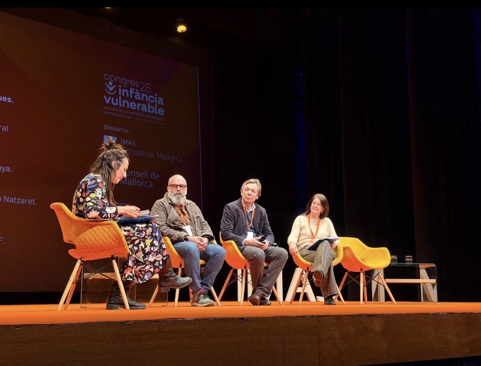 UNICEFBalears's tweet image. 🎤 @unicef_es ha participado está mañana en el II congreso de infancia y adolescencia en situación de mayor vulnerabilidad celebrado en #Alcudia con la colaboración del @imasmallorca y del @ConselldeMca.
¡Gracias por la invitación! 💙