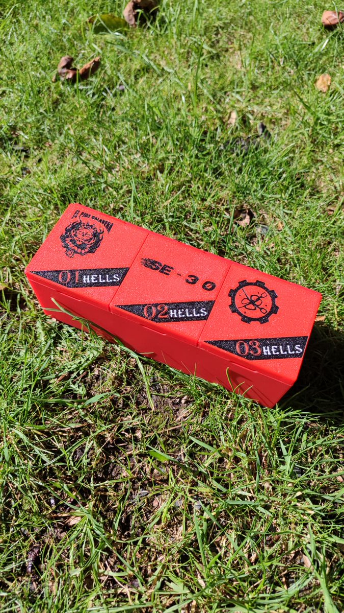 printaminis's tweet image. ¿Te curras combos 🔝 pero llevas las beys en una caja cutre 📦?

¡Demuestra tu habilidad en batalla con una deckbox totalmente personalizada a tu gusto y estilo!

Aquí os dejamos uno de nuestros últimos encargos 👀🔥💀.

Link al modelo ⬇️