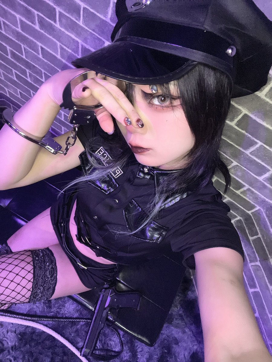 sinasinachinko's tweet photo. 逮捕しちゃうぞ⛓️‍💥
 #S女 https://t.co/FdCXfpfSxp