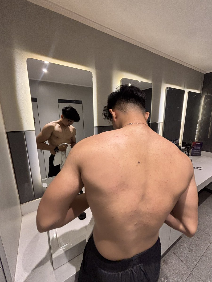vilgilanteshit's tweet photo. back progress.... https://t.co/H46sxWvnrK