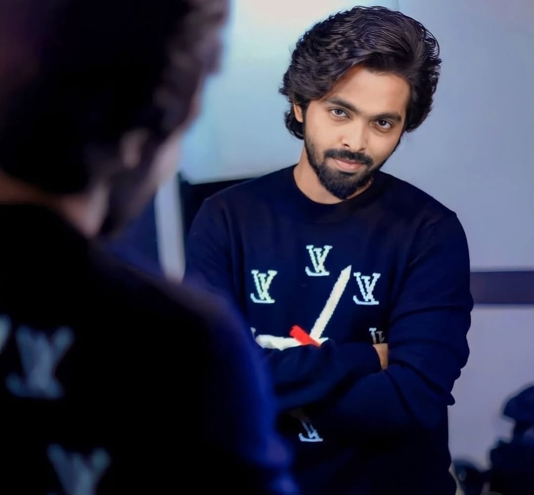 itz_anandhas's tweet photo. From Veyil to viral chartbusters, @gvprakash has ruled our playlists for 19 glorious years! 🔥🎶 Excited for the magic he’s about to drop next !! 🥳 #GVPrakash
#19YearsofGVPRoar https://t.co/DdKMfxr2Ic