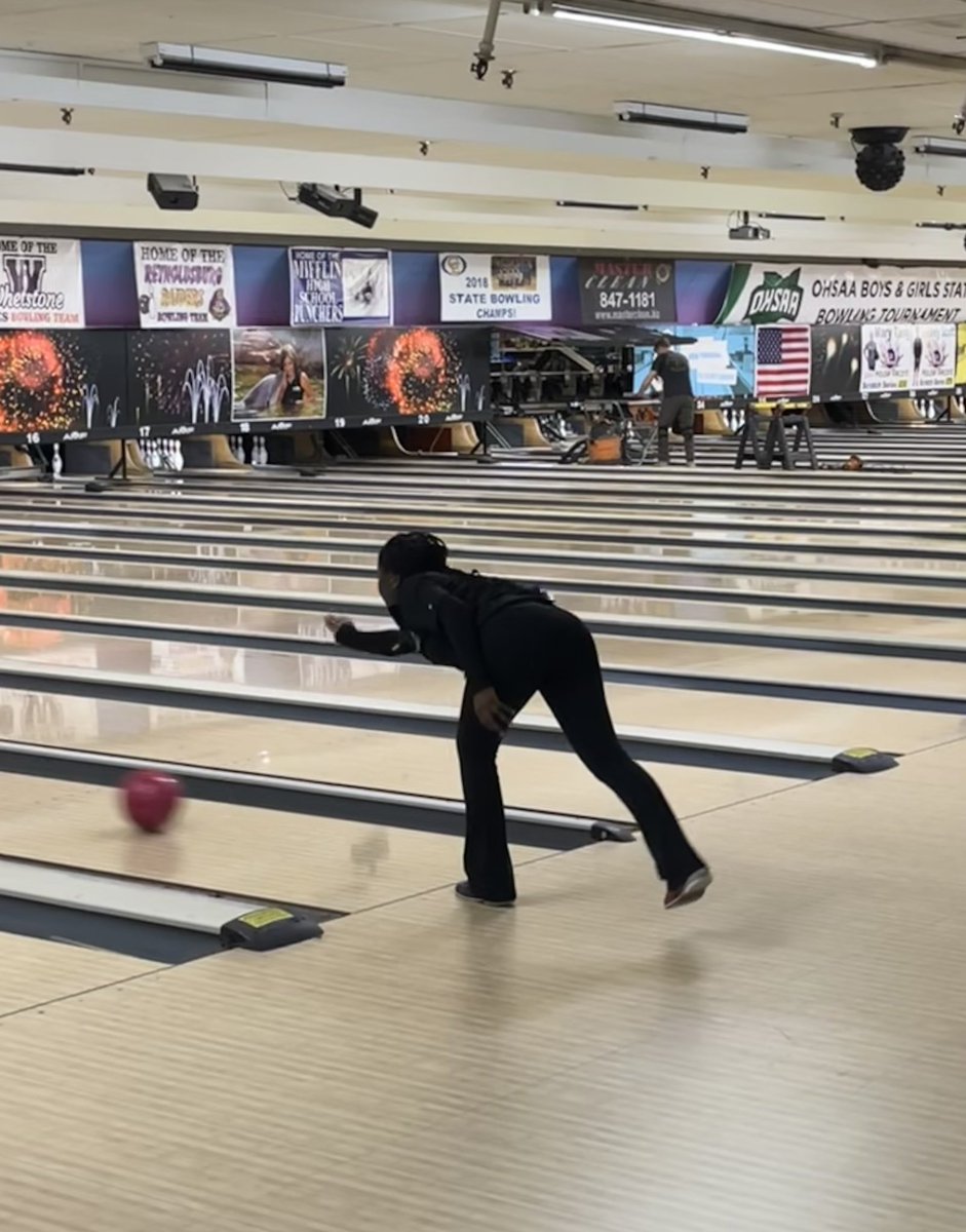 CoachScottKirby's tweet photo. #international #bowling played well vs Whetstone yesterday. Boys were led by Jason, Aiden &amp; Noah. Girls were led by Mamadi &amp; Raeden. Help support by clicking here. https://t.co/AtsBJqV9SW https://t.co/s6BC05Qy0x
