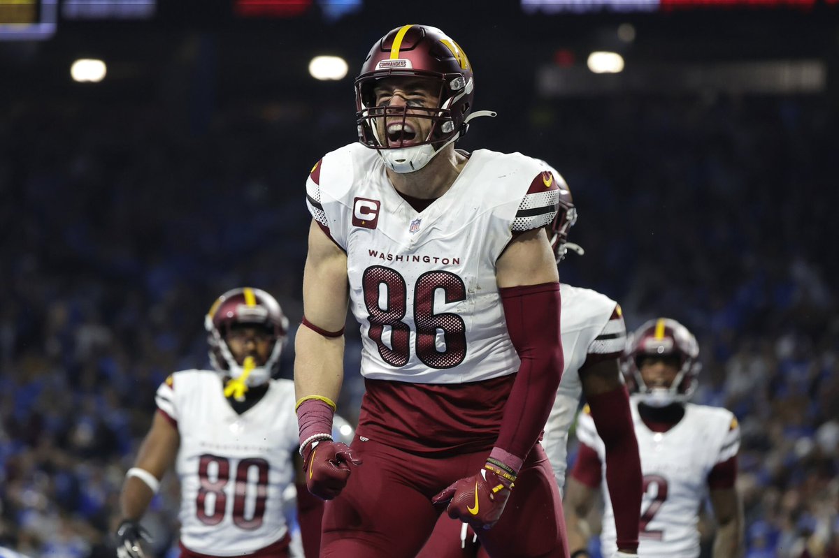 Itswizskins's tweet photo. Thank you, Zach. 💛❤️
If this was your last run as a Commander, you gave us everything.🫡

2 seasons in DC: 116 REC • 1,158 YDS • 11 TDs.

Was a true pro who showed up, produced, and led. Get well soon, 86.

#RaiseHail https://t.co/2WtApY7jeH