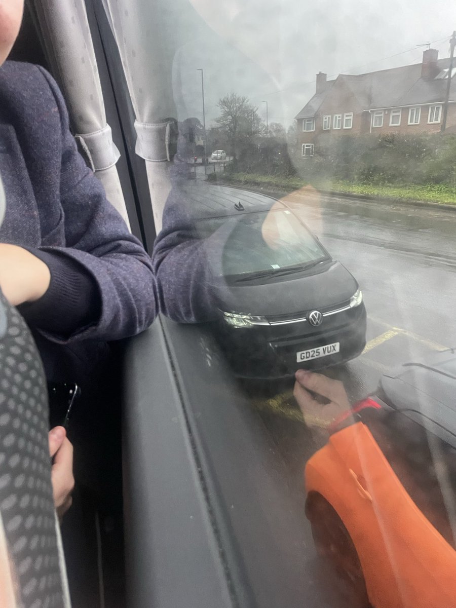 birts_jamie's tweet photo. @TfL not having this, coulda been killed. #RoadRage #tosser #pointsonthelicense #yellowbox https://t.co/wLJjV26xjh