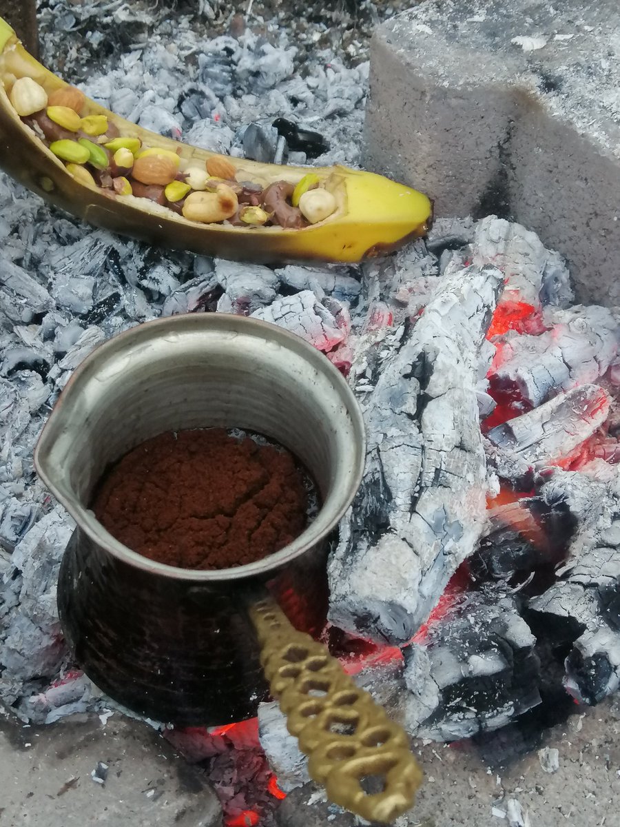 Gleme6's tweet photo. @vatanse85638196 Bir zalimin bahçesine otağ kurmuş 😂 https://t.co/w4z5dkodkb
