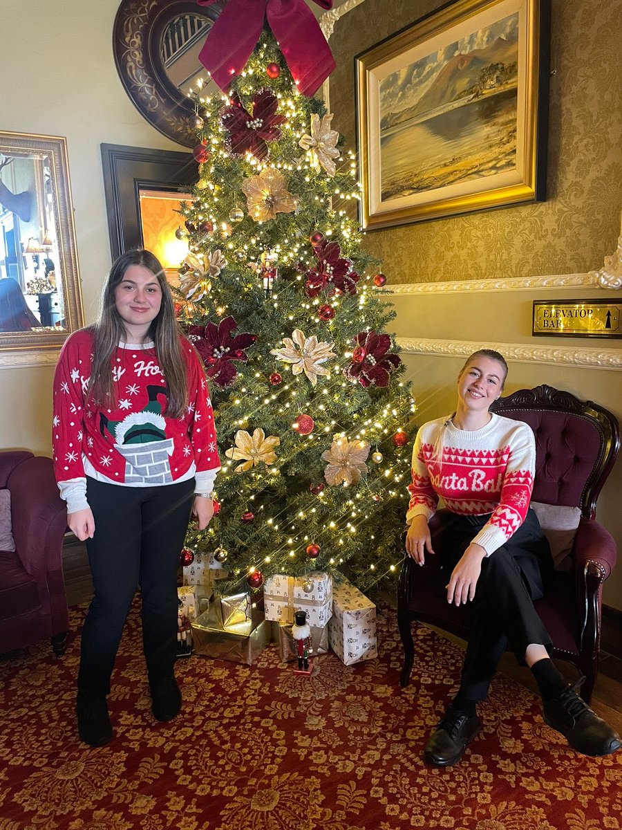 Lake Hotel tweet media