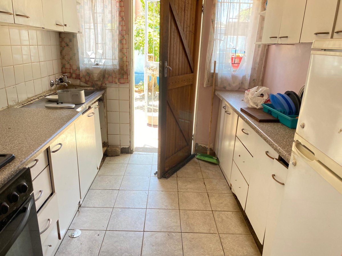 WithRealtor's tweet photo. 3 BEDROOM HOUSE 4 SALE
N$1.3 million (Including Costs) negotiable. 
- Location:Wanaheda 
- ⁠Erf size: 400 square meters 
- ⁠3 bedrooms 
- ⁠Kitchen 
- ⁠Dinning room 
- ⁠Sitting room 
- ⁠Toilet and Shower
- ⁠Backyard Space for building 
- ⁠Boundary wall 
+264814882899 https://t.co/GYETnWQRmd