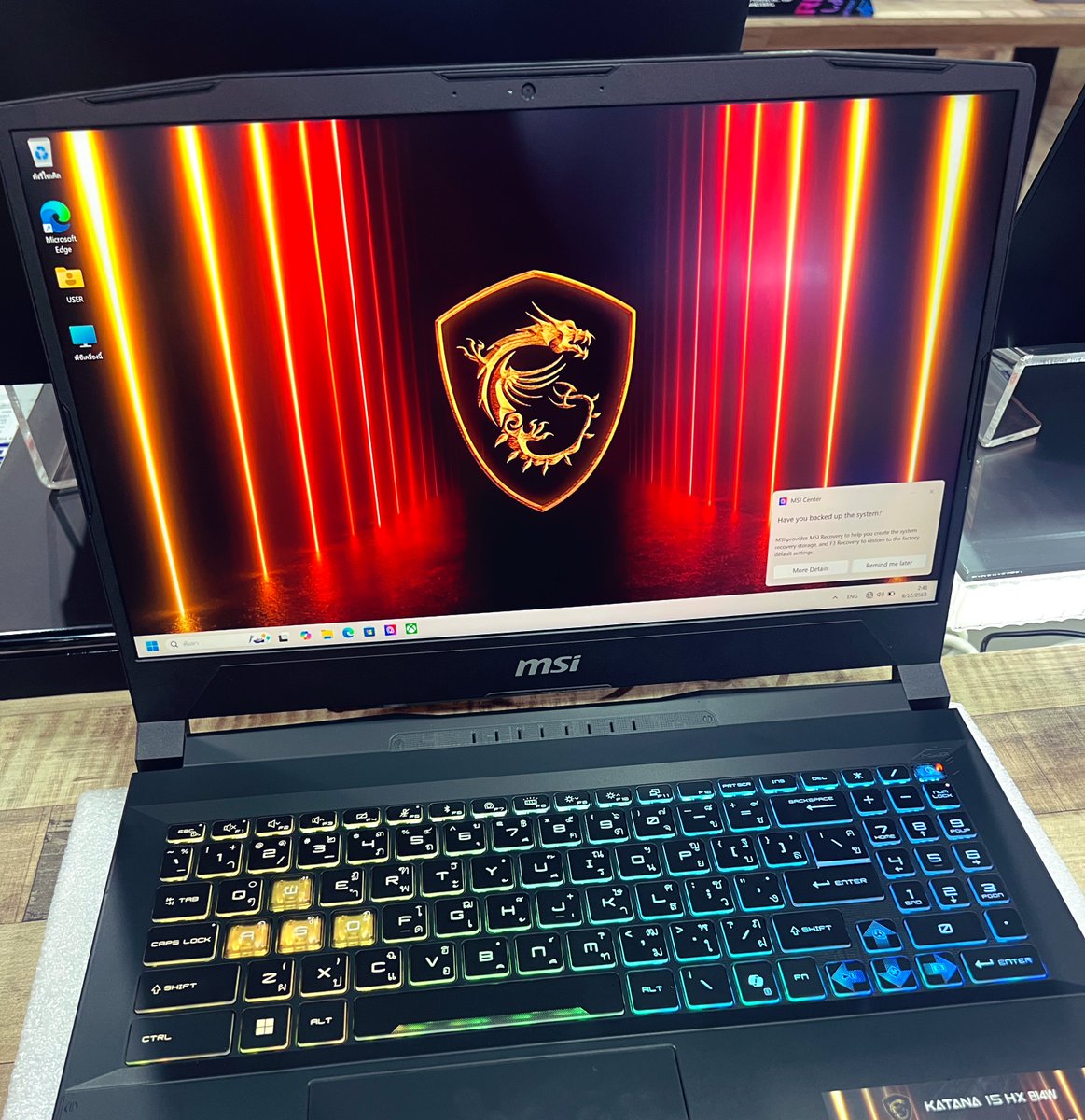 DoctorPatMe's tweet image. คอมใหม่ตัวเครื่องสวยกว่าที่คิดมาก ดีไซน์ถูกใจสุดๆ ไม่ผิดหวังกับเจ้ามังกรแดงจริงๆ 😭

เผื่อมีใครสนใจอยากสอบถามสเปคคร่าวๆคับ

MSI katana 15 HX B14W 

- Intel Core i9-14900hx
- NVIDIA GeForce RTX 5050
- RAM 16 GB ( เพิ่มได้ถึง 64 GB )

ราคา 5x,xxx