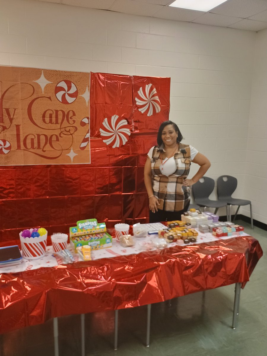 Our amazing P.T.O is making sure that students are able to shop for gifts and spread their holiday joy. Let's go shopping! #Thank you BESP.T.O!