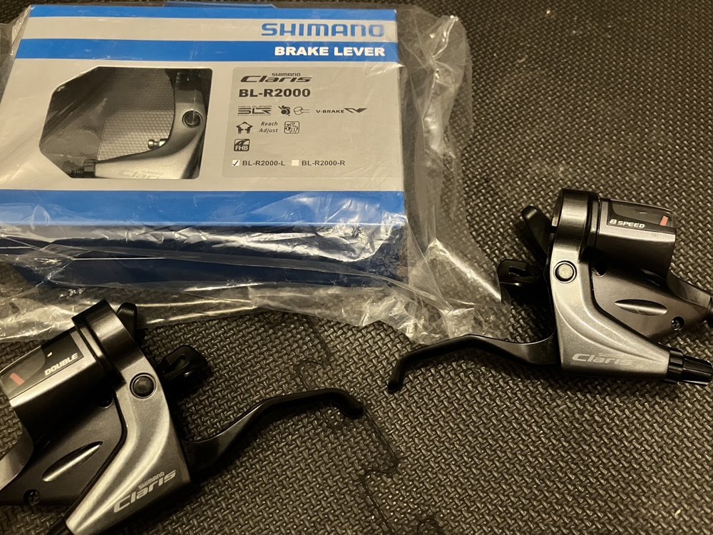 グリップはRALEIGH純正のビニールレザー やっぱりこうステッチが入っ